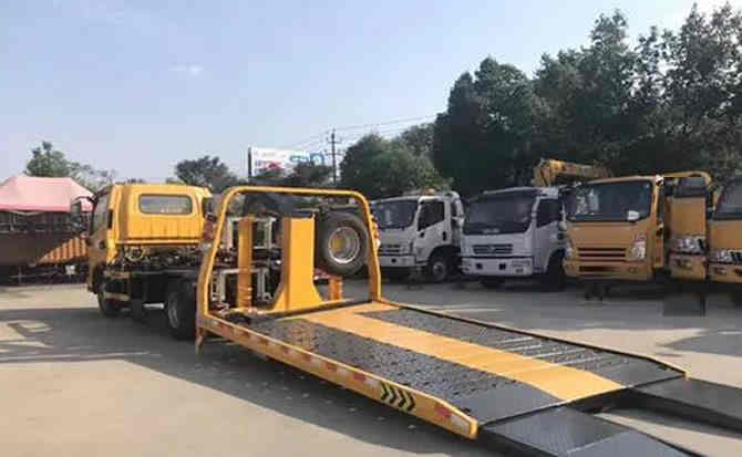 类乌齐汽车中途维修案例